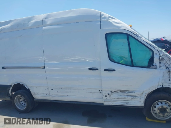 2022 Ford Transit Cargo with VIN 1FTBF4XG3NKA44975, listed as a IAAI auction lot 42666045 with 40,682 mi miles and . Bid and sale history available at DreamBid. Image 13.