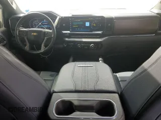 2024 Chevrolet Silverado 3500HD High Country with VIN 1GC4YVEY0RF124804, listed as a Copart auction lot 47888825 with 33,100 mi miles and Salvage Title. Bid and sale history available at carsss.com. Image 8.