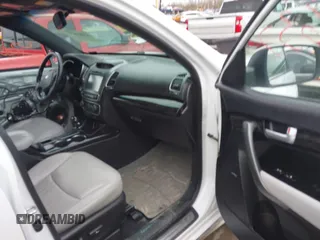 2014 Kia Sorento SX with VIN 5XYKWDA7XEG489258, listed as a IAAI auction lot 42004637 with 95,904 mi miles. Bid and sale history available at carsss.com. Image 5.