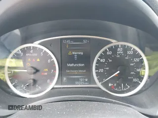 2018 Nissan Sentra SV z VIN 3N1AB7AP6JL655208, wystawiony jako IAAI lot #42339961 z przebiegiem 96 025 mil mil oraz . Historia ofert i sprzedaży dostępna na DreamBid. Obrazek 7.