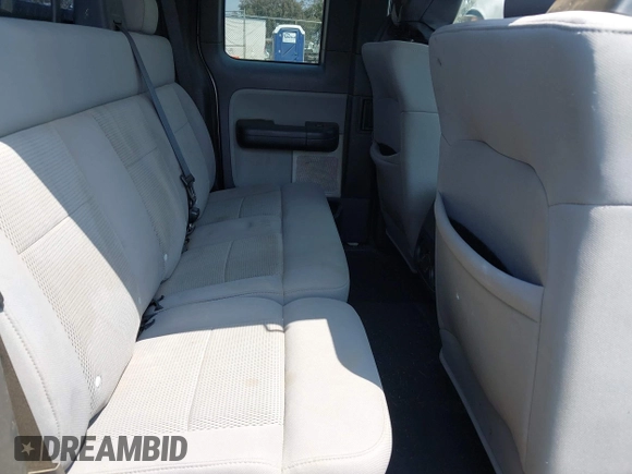 2004 Ford F-150 XLT z VIN 1FTPX14594NC61741, wystawiony jako IAAI lot #42135095 z przebiegiem 184 485 mil mil oraz . Historia ofert i sprzedaży dostępna na DreamBid. Obrazek 8.