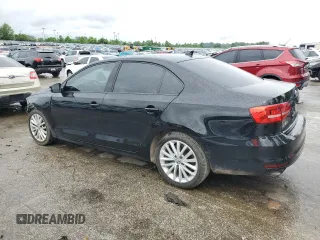 2015 Volkswagen Jetta SE z VIN 3VWD17AJ0FM356093, wystawiony jako Copart lot #60301455 z przebiegiem 106 253 mil mil oraz Szkoda całkowita • Salvage title. Historia ofert i sprzedaży dostępna na DreamBid. Obrazek 2.