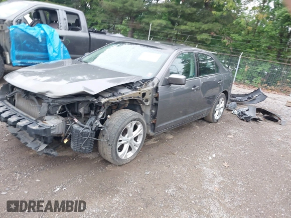 2012 Ford Fusion SE z VIN 3FAHP0HA2CR331457, wystawiony jako IAAI lot #42442796 z przebiegiem 134 903 mil mil oraz . Historia ofert i sprzedaży dostępna na DreamBid. Obrazek 2.