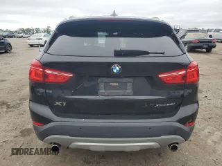 2018 BMW X1 xDrive28i z VIN WBXHT3C30J5L30276, wystawiony jako Copart lot #58903045 z przebiegiem 86 778 mil mil oraz Szkoda całkowita • Salvage title. Historia ofert i sprzedaży dostępna na DreamBid. Obrazek 6.