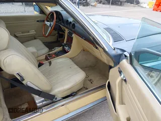1985 Mercedes-Benz 380 z VIN WDBBA45C7FA020232, wystawiony jako IAAI lot #42206469 z przebiegiem 139 733 mil mil oraz . Historia ofert i sprzedaży dostępna na DreamBid. Obrazek 5.
