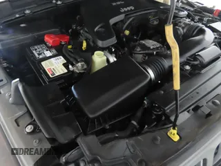 2020 Jeep Gladiator Overland z VIN 1C6HJTFG5LL169558, wystawiony jako Copart lot #60276825 z przebiegiem 102 866 mil mil oraz Czysty tytuł • Clean title. Historia ofert i sprzedaży dostępna na DreamBid. Obrazek 7.