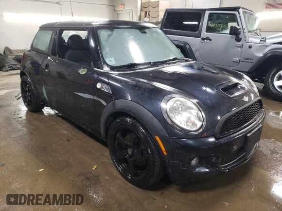 2007 MINI Hardtop S with VIN WMWMF73547TL90560, listed as a Copart auction lot 42565685 with 57,066 mi miles and Salvage Title. Bid and sale history available at DreamBid. Image 4.