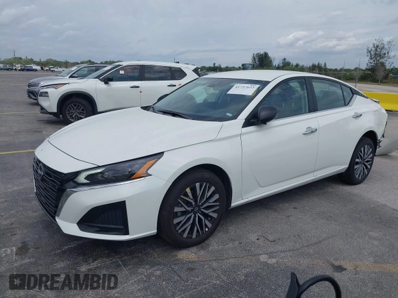 2025 Nissan Altima SV with VIN 1N4BL4DW9SN354116, listed as a IAAI auction lot 41757622 with 3,013 mi miles and . Bid and sale history available at DreamBid. Image 2.