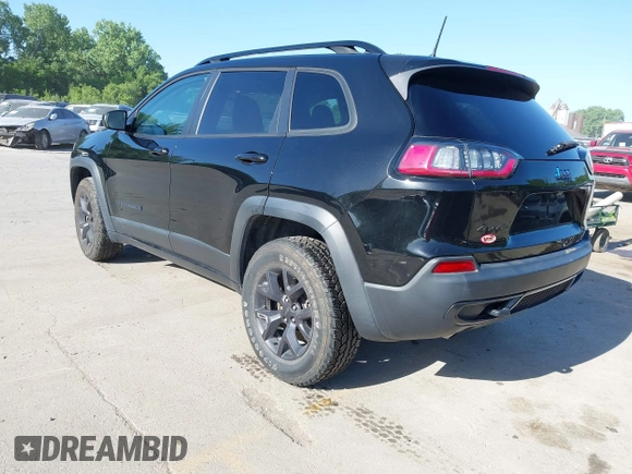 2019 Jeep Cherokee Latitude z VIN 1C4PJMCX2KD473275, wystawiony jako IAAI lot #42276497 z przebiegiem 123 117 mil mil oraz . Historia ofert i sprzedaży dostępna na DreamBid. Obrazek 3.