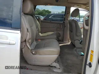 2010 Toyota Sienna XLE с VIN 5TDDK4CC5AS029985, выставлен на аукционе Copart как лот 84182164 с пробегом 232 460 миль миль и Списание • Salvage title. История ставок и продаж доступна на DreamBid. Изображение 11.