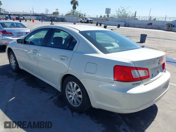 2009 Mitsubishi Galant ES z VIN 4A3AB36F39E018310, wystawiony jako IAAI lot #41709468 z przebiegiem 190 710 mil mil oraz . Historia ofert i sprzedaży dostępna na DreamBid. Obrazek 3.