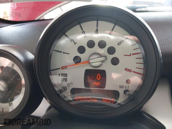 2014 MINI Convertible с VIN WMWZN3C59ET569675, выставлен на аукционе IAAI как лот 42378842 с пробегом 70 352 миль миль и . История ставок и продаж доступна на DreamBid. Изображение 7.
