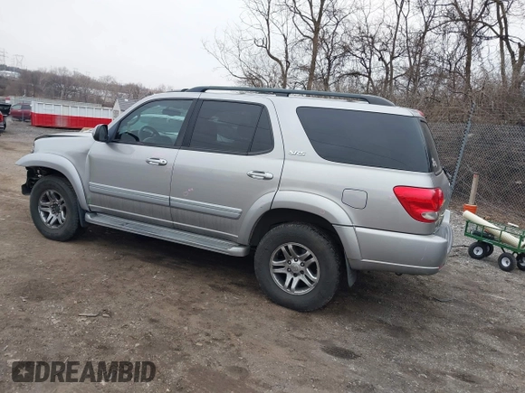 2005 Toyota Sequoia SR5 with VIN 5TDBT44A95S246415, listed as a IAAI auction lot 41560405 with 169,745 mi miles and . Bid and sale history available at DreamBid. Image 3.