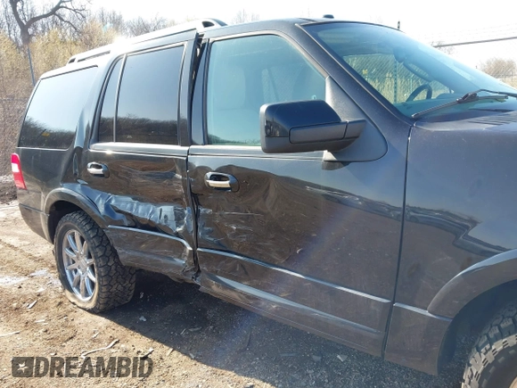 2013 Ford Expedition Limited с VIN 1FMJU2A52DEF64185, выставлен на аукционе IAAI как лот 42020671 с пробегом 166 453 миль миль и . История ставок и продаж доступна на DreamBid. Изображение 6.