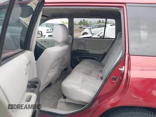 2005 Toyota Highlander z VIN JTEGP21A450079978, wystawiony jako IAAI lot #41905023 z przebiegiem 156 101 mil mil oraz . Historia ofert i sprzedaży dostępna na DreamBid. Obrazek 8.