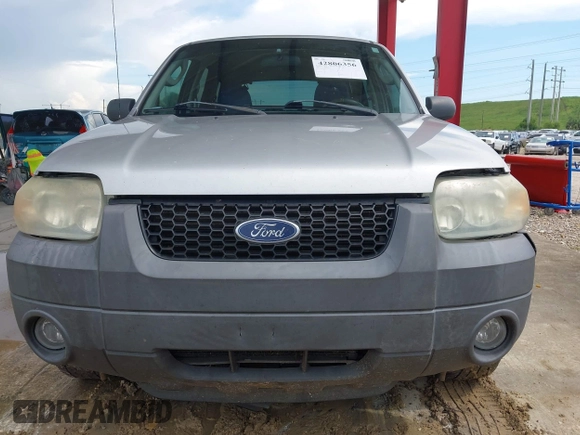 2006 Ford Escape XLT z VIN 1FMYU03106KD36056, wystawiony jako IAAI lot #42806356 z przebiegiem 175 183 mil mil oraz . Historia ofert i sprzedaży dostępna na DreamBid. Obrazek 6.