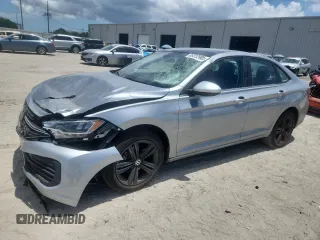 2024 Volkswagen Jetta SE z VIN 3VW7M7BU3RM102203, wystawiony jako Copart lot #65222905 z przebiegiem 19 318 mil mil oraz Szkoda całkowita • Salvage title. Historia ofert i sprzedaży dostępna na DreamBid. Obrazek 1.