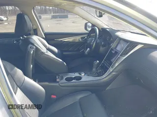 2019 Infiniti Q50 Luxe z VIN JN1EV7AR2KM590794, wystawiony jako IAAI lot #40841640 z przebiegiem 68 720 mil mil oraz . Historia ofert i sprzedaży dostępna na DreamBid. Obrazek 5.