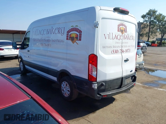 2019 Ford Transit z VIN 1FTYE2CMXKKA07267, wystawiony jako IAAI lot #41436154 z przebiegiem 127 422 mil mil oraz . Historia ofert i sprzedaży dostępna na DreamBid. Obrazek 3.