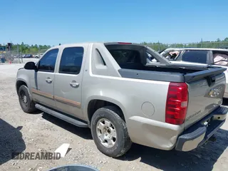 2007 Chevrolet Avalanche LTZ with VIN 3GNEC12J27G123076, listed as a IAAI auction lot 41971545 with Not provided miles and . Bid and sale history available at DreamBid. Image 3.