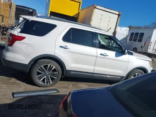 2016 Ford Explorer Platinum z VIN 1FM5K8HT2GGA74658, wystawiony jako IAAI lot #41895595 z przebiegiem 125 619 mil mil oraz . Historia ofert i sprzedaży dostępna na DreamBid. Obrazek 13.