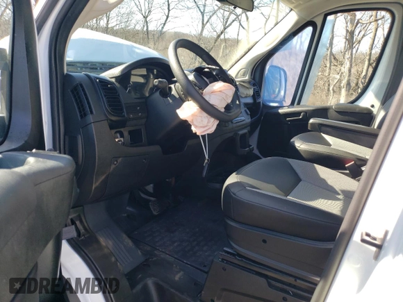 2024 Ram ProMaster Cargo with VIN 3C6LRVVG8RE145742, listed as a Copart auction lot 47424705 with 4,576 mi miles and Salvage Title. Bid and sale history available at DreamBid. Image 8.