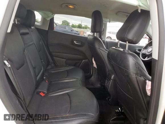 2019 Jeep Compass Latitude z VIN 3C4NJDBB2KT703341, wystawiony jako Copart lot #55974345 z przebiegiem 54 822 mil mil oraz Szkoda całkowita • Salvage title. Historia ofert i sprzedaży dostępna na DreamBid. Obrazek 10.