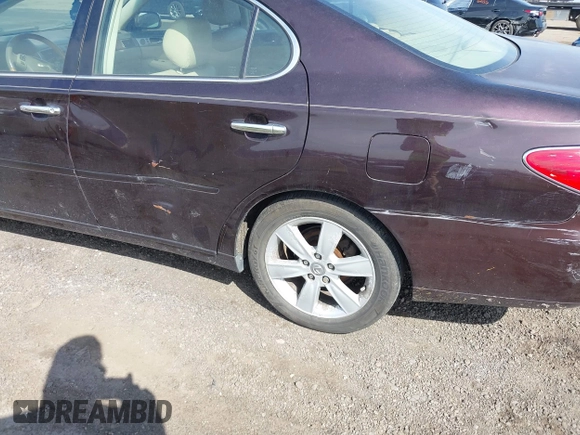 2005 Lexus ES 330 with VIN JTHBA30G255105717, listed as a IAAI auction lot 42083955 with 198,185 mi miles. Bid and sale history available at carsss.com. Image 16.