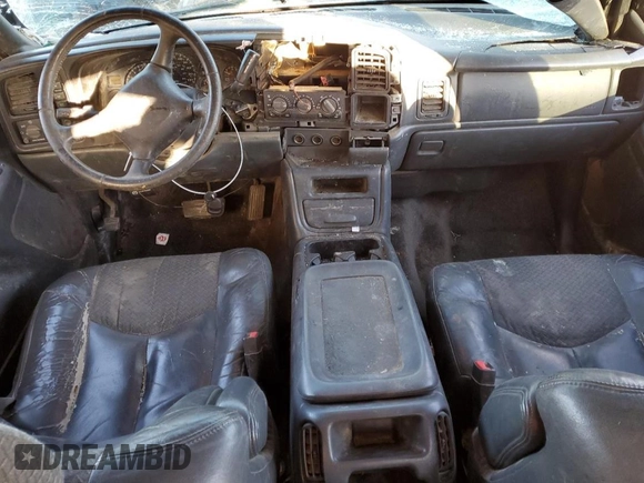 2002 Chevrolet Avalanche with VIN 3GNEK13T52G114030, listed as a Copart auction lot 47141415 with Not Provided miles and Salvage Title. Bid and sale history available at DreamBid. Image 8.