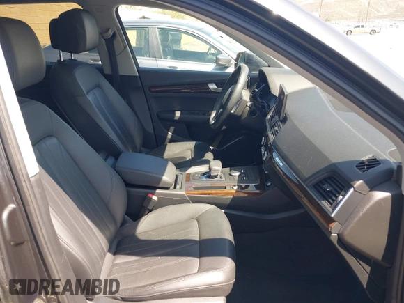 2019 Audi Q5 Premium with VIN WA1ANAFYXK2093555, listed as a IAAI auction lot 41527826 with 55,955 mi miles and . Bid and sale history available at DreamBid. Image 5.