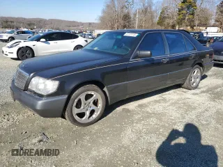 1993 Mercedes-Benz 400 z VIN WDBGA43E5PA107736, wystawiony jako Copart lot #87721115 z przebiegiem 192 418 mil mil oraz Tytuł czysty. Historia ofert i sprzedaży dostępna na DreamBid. Obrazek 1.