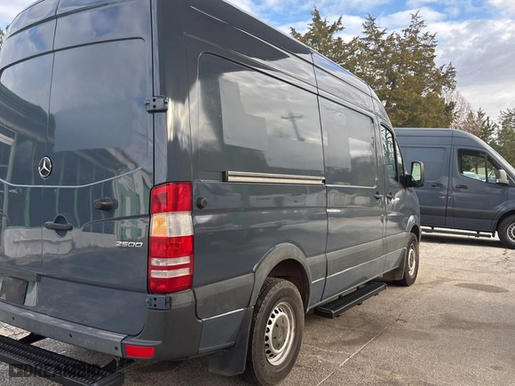 2018 Mercedes-Benz Sprinter Cargo Van Worker with VIN WD3PE7CD2JP644058, listed as a Copart auction lot 85358244 with 131,228 mi miles and Clean Title. Bid and sale history available at carsss.com. Image 4.