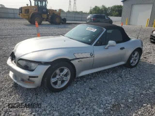 2000 BMW Z3 2.5 z VIN 4USCH9349YLG03013, wystawiony jako Copart lot #60558475 z przebiegiem 126 702 mil mil oraz Szkoda całkowita • Salvage title. Historia ofert i sprzedaży dostępna na DreamBid. Obrazek 1.