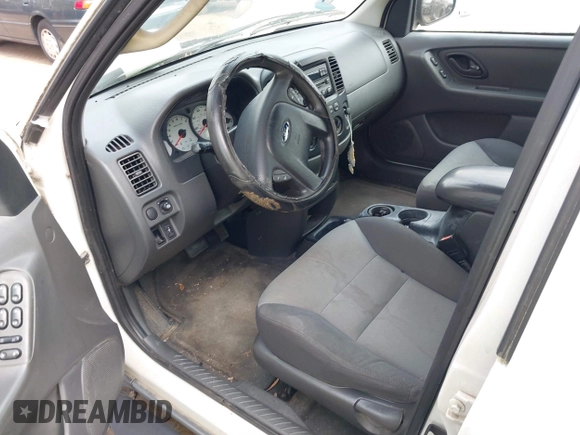 2003 Ford Escape XLS Popular with VIN 1FMYU021X3KC76123, listed as a IAAI auction lot 41844824 with 185,036 mi miles and . Bid and sale history available at DreamBid. Image 5.