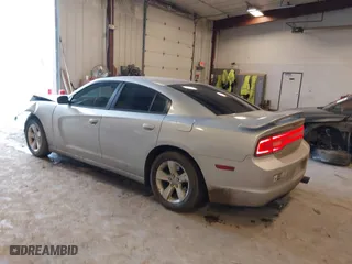 2011 Dodge Charger SE with VIN 2B3CL3CG0BH615016, listed as a IAAI auction lot 41669366 with 203,197 mi miles. Bid and sale history available at carsss.com. Image 3.