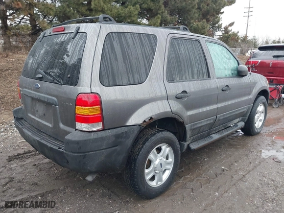 2004 Ford Escape XLT with VIN 1FMYU93134KA37307, listed as a IAAI auction lot 41514916 with 207,522 mi miles. Bid and sale history available at carsss.com. Image 4.