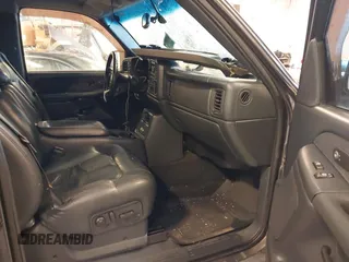 2000 GMC New Sierra 1500 SLE with VIN 1GTEK19T2YZ290820, listed as a IAAI auction lot 41947833 with 125,333 mi miles. Bid and sale history available at carsss.com. Image 5.