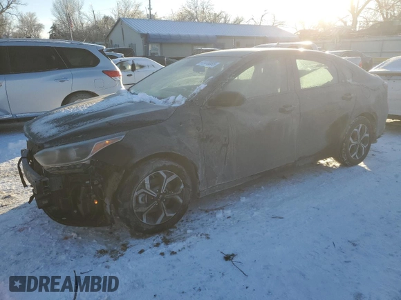 2021 Kia Forte FE with VIN 3KPF24ADXME412081, listed as a Copart auction lot 41478885 with 35,978 mi miles and Salvage Title. Bid and sale history available at carsss.com. Image 1.