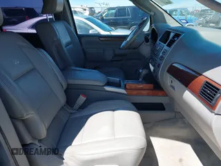 2008 Infiniti QX56 with VIN 5N3AA08C48N907934, listed as a IAAI auction lot 42070287 with 220,766 mi miles. Bid and sale history available at carsss.com. Image 5.