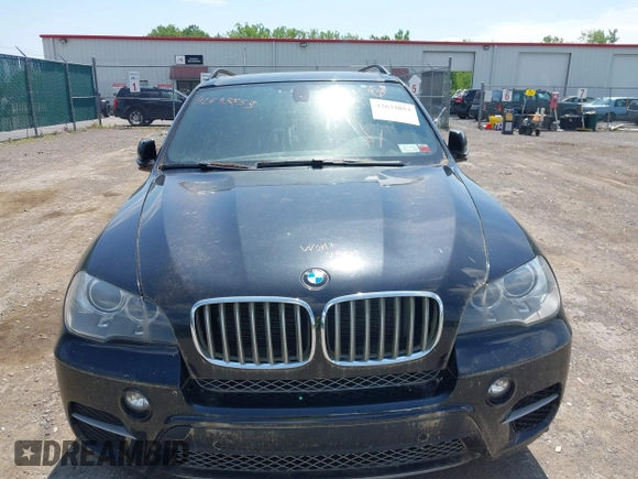 2012 BMW X5 35d z VIN 5UXZW0C51CL665326, wystawiony jako IAAI lot #42633853 z przebiegiem Nie podano mil oraz . Historia ofert i sprzedaży dostępna na DreamBid. Obrazek 12.
