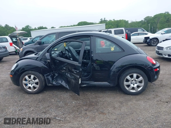 2010 Volkswagen Beetle with VIN 3VWPG3AG2AM016977, listed as a IAAI auction lot 42464694 with 151,698 mi miles and . Bid and sale history available at DreamBid. Image 14.
