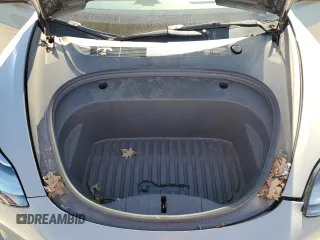 2022 Tesla Model 3 z VIN 5YJ3E1EA5NF124425, wystawiony jako Copart lot #43804405 z przebiegiem 57 412 mil mil oraz Szkoda całkowita • Salvage title. Historia ofert i sprzedaży dostępna na DreamBid. Obrazek 13.