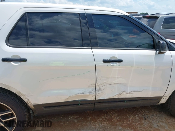 2016 Ford Explorer Sport z VIN 1FM5K8GT9GGA84346, wystawiony jako IAAI lot #42258933 z przebiegiem 155 199 mil mil oraz . Historia ofert i sprzedaży dostępna na DreamBid. Obrazek 13.