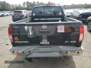 2015 Nissan Frontier SV z VIN 1N6AD0CW3FN700094, wystawiony jako Copart lot #48977695 z przebiegiem 121 415 mil mil oraz Szkoda całkowita • Salvage title. Historia ofert i sprzedaży dostępna na DreamBid. Obrazek 6.