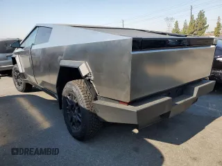 2024 Tesla Cybertruck z VIN 7G2CEHED3RA006960, wystawiony jako Copart lot #62443524 z przebiegiem 683 mil mil oraz Szkody całkowita. Historia ofert i sprzedaży dostępna na DreamBid. Obrazek 2.