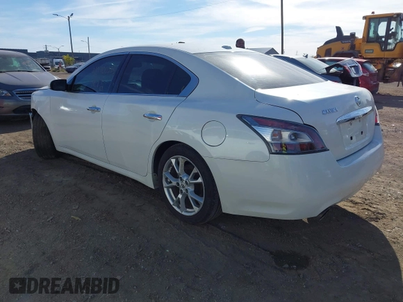 2014 Nissan Maxima S z VIN 1N4AA5AP4EC492795, wystawiony jako IAAI lot #40700233 z przebiegiem 163 096 mil mil oraz . Historia ofert i sprzedaży dostępna na DreamBid. Obrazek 3.