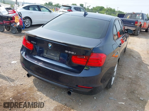 2013 BMW 3 Series 335i xDrive с VIN WBA3B9C53DJ465713, выставлен на аукционе IAAI как лот 42485856 с пробегом 106 716 миль миль и . История ставок и продаж доступна на DreamBid. Изображение 4.