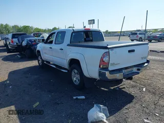 2015 Toyota Tacoma PreRunner with VIN 5TFJU4GN0FX069112, listed as a IAAI auction lot 41998443 with 49,593 mi miles and . Bid and sale history available at DreamBid. Image 3.