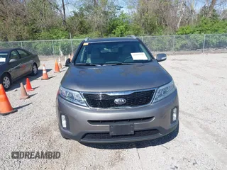 2015 Kia Sorento LX with VIN 5XYKTCA63FG654739, listed as a IAAI auction lot 42081544 with 121,024 mi miles. Bid and sale history available at carsss.com. Image 12.