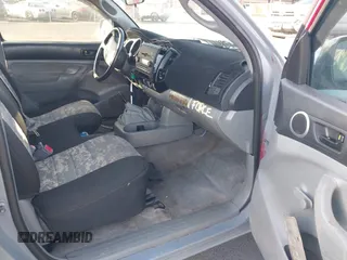 2006 Toyota Tacoma with VIN 5TENX22N26Z163442, listed as a IAAI auction lot 41413755 with 217,173 mi miles. Bid and sale history available at carsss.com. Image 5.